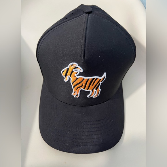 Waggle “the GOAT” snapback - Picture 2 of 4